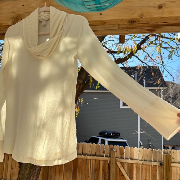 Banana Republic NWOT Long Sleeve Gummy Cowl Neck Cocoon Top Medium Cream Ivory - Picture 4 of 15
